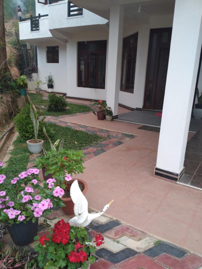 Holly House Homestay Ella Ngoại thất bức ảnh